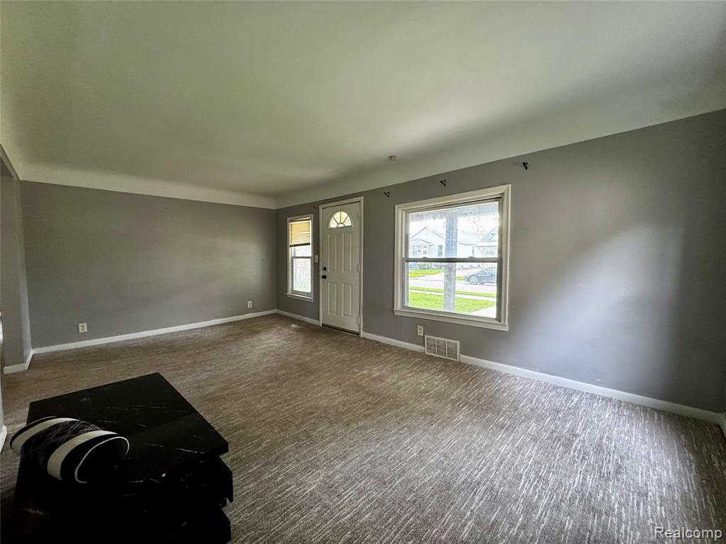 8045 Cadillac Avenue, Warren, MI 48089 — Photo 6