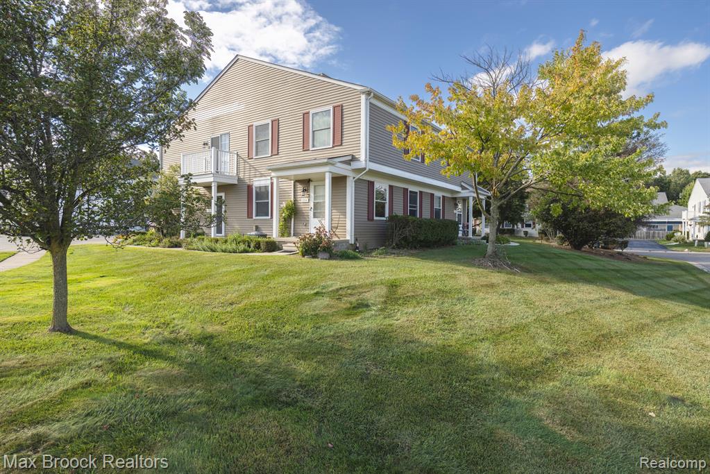 1556 MARINER Drive, Walled Lake, MI 48390 — Photo 38