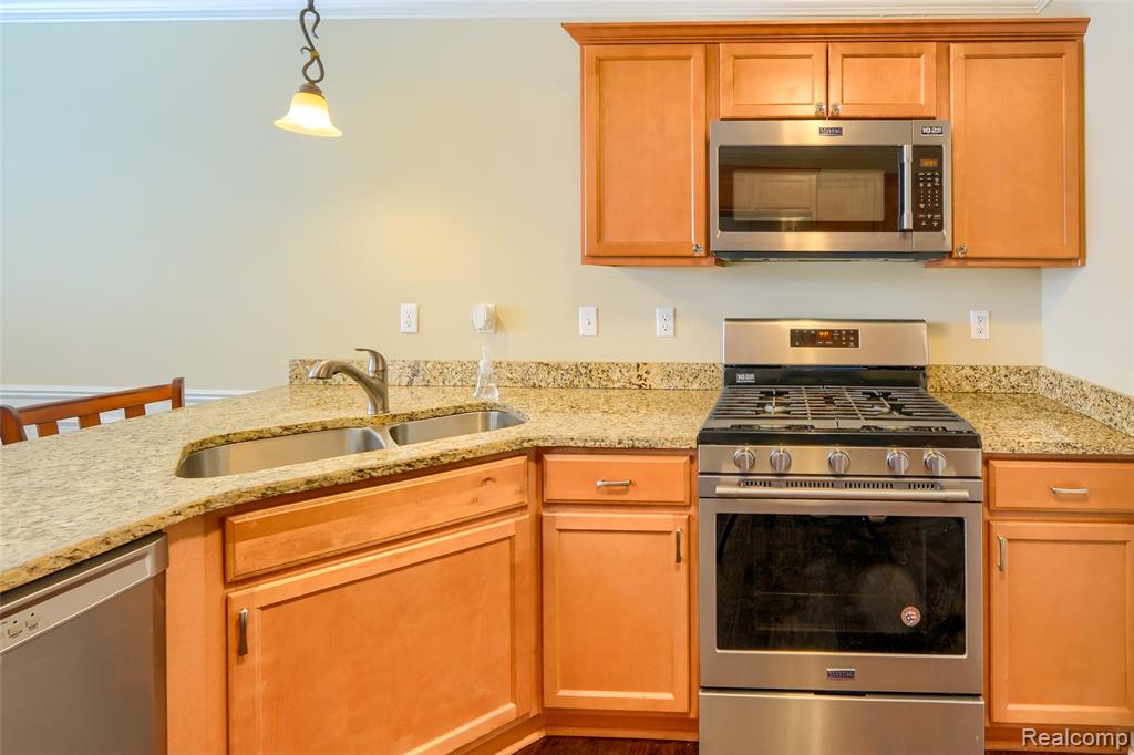4503 Cross Creek Boulevard, Burton, MI 48509 — Photo 18