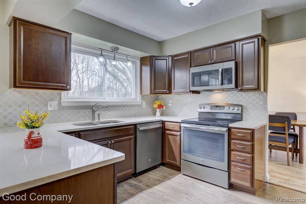42293 Saltz Road, Canton, MI 48187 — Photo 17