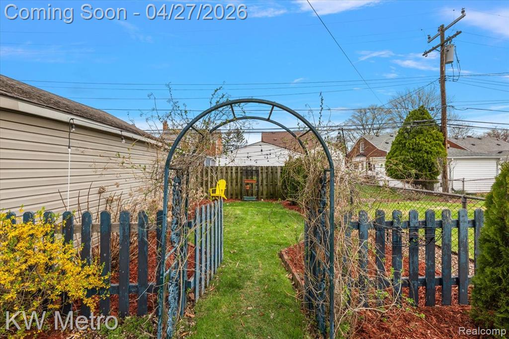 1830 Stanhope Street, Grosse Pointe Woods, MI 48236 — Photo 45