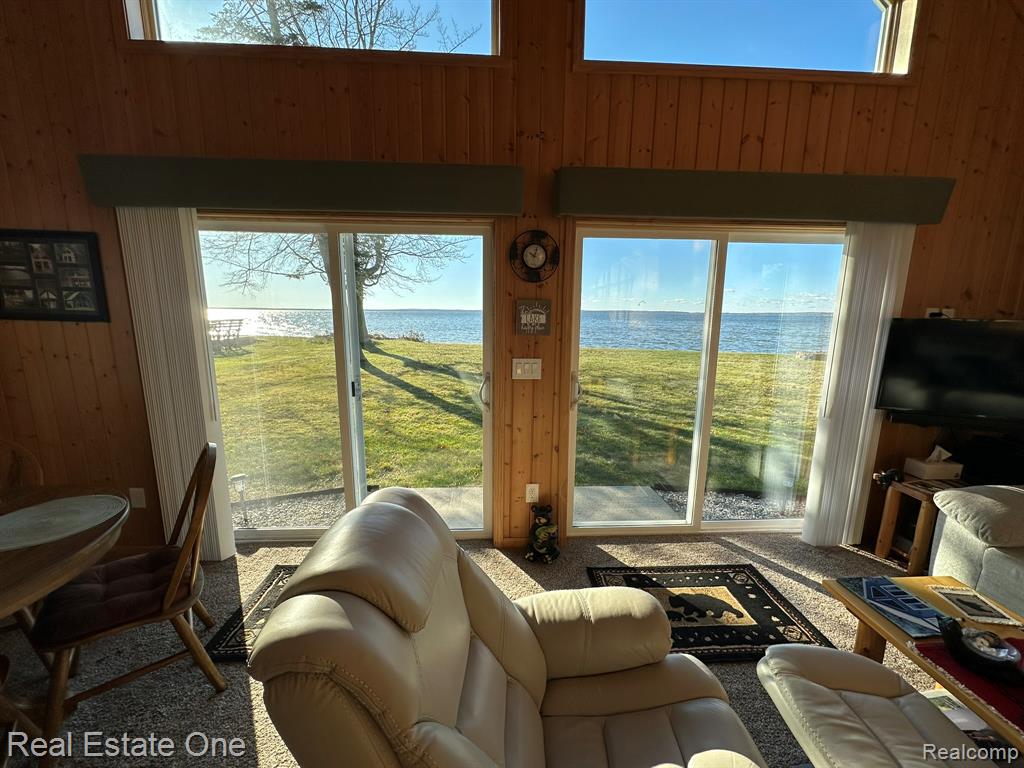 8175 E HOUGHTON LAKE, 1, Houghton Lake, MI 48629 — Photo 10