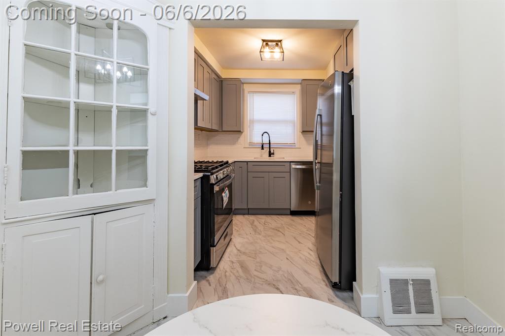 25246 Hayes Road, Roseville, MI 48066 — Photo 9