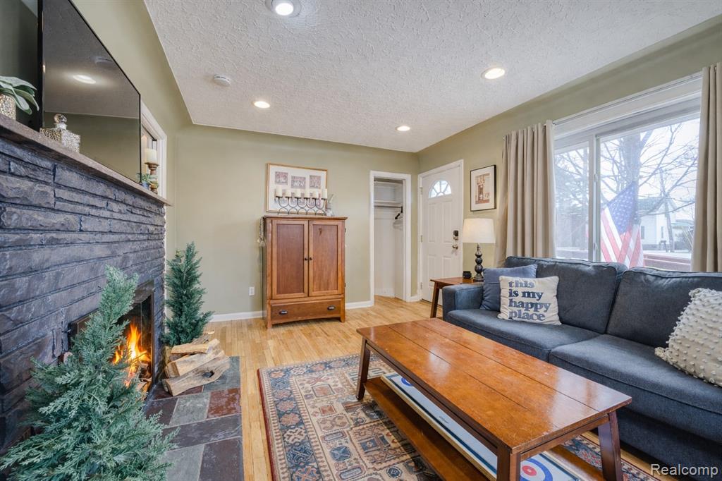 41890 E Ann Arbor Trail, Plymouth, MI 48170 — Photo 7