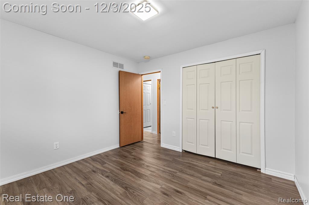 8456 Robindale Avenue, Dearborn Heights, MI 48127 — Photo 23