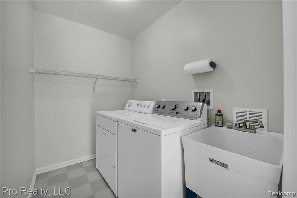 43880 Cherry Grove Court W, Canton, MI 48188 — Photo 25