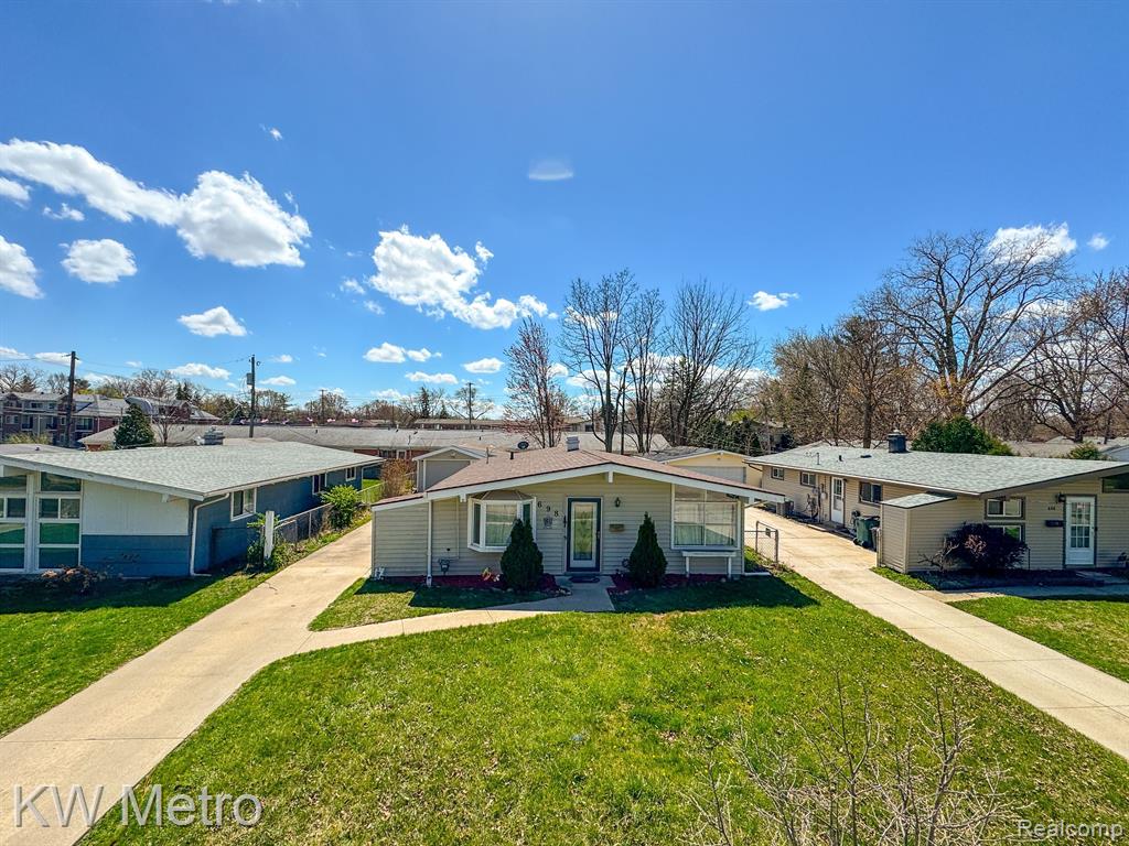 698 GOODALE Avenue, Clawson, MI — Photo 2