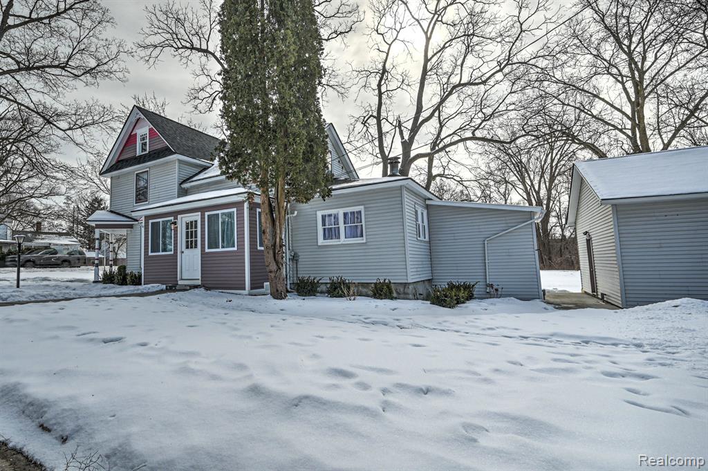 602 S BROAD Street, Holly, MI 48442 — Photo 5