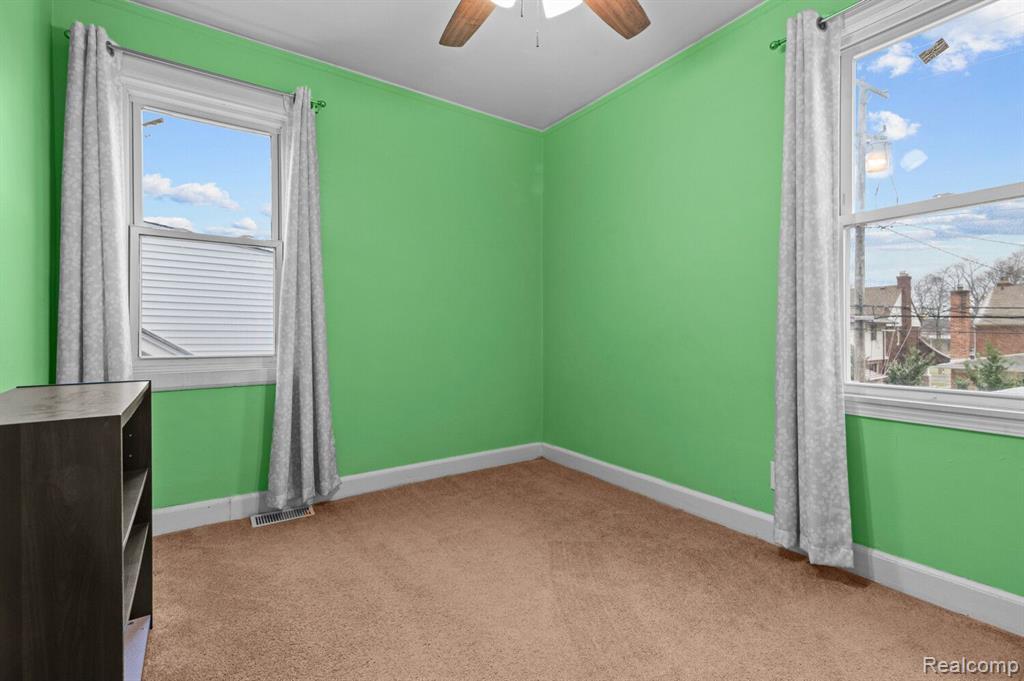 6838 HARTWELL Street, Dearborn, MI 48126 — Photo 16