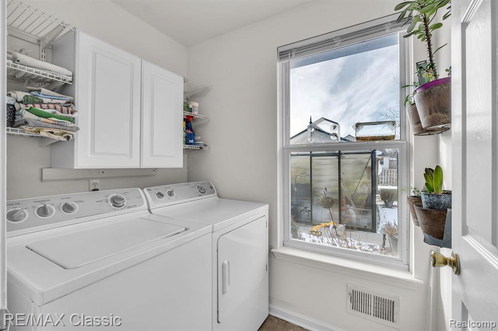 7842 BERWICK Drive, Ypsilanti, MI 48197 — Photo 25