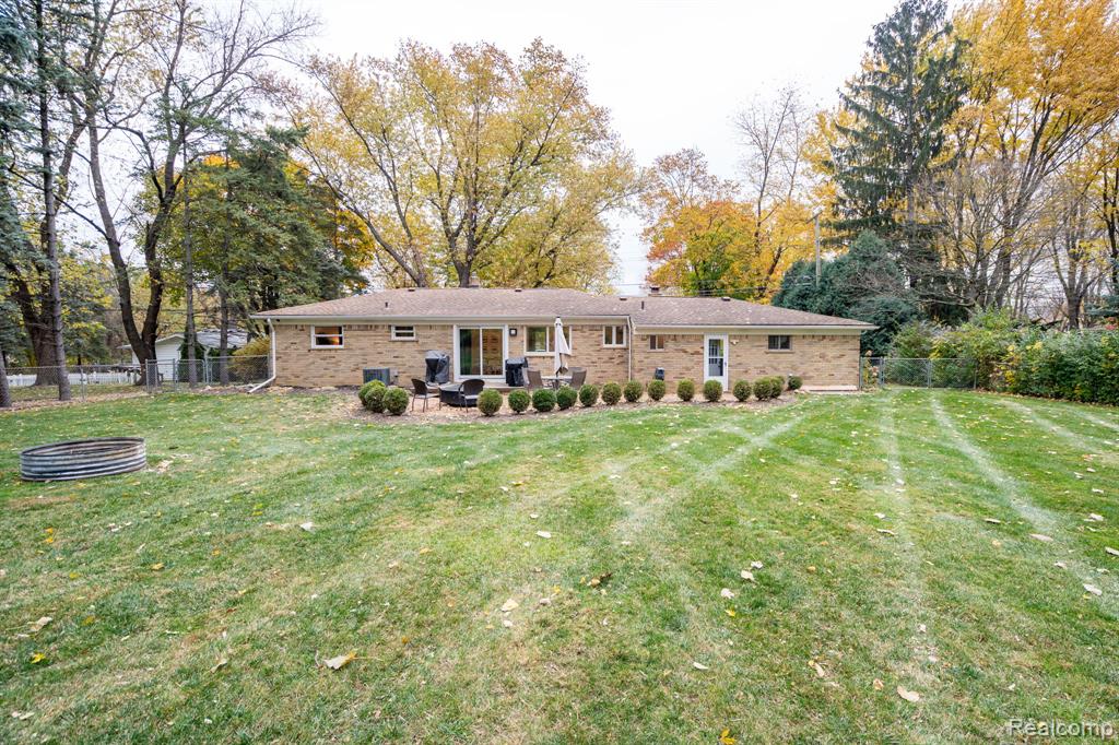 624 Slocum Drive, Auburn Hills, MI 48326 — Photo 35