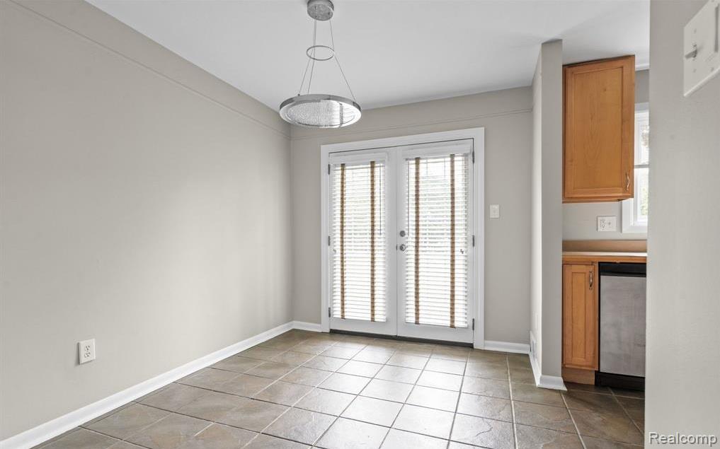 6368 Hermana Road, West Bloomfield, MI 48324 — Photo 12