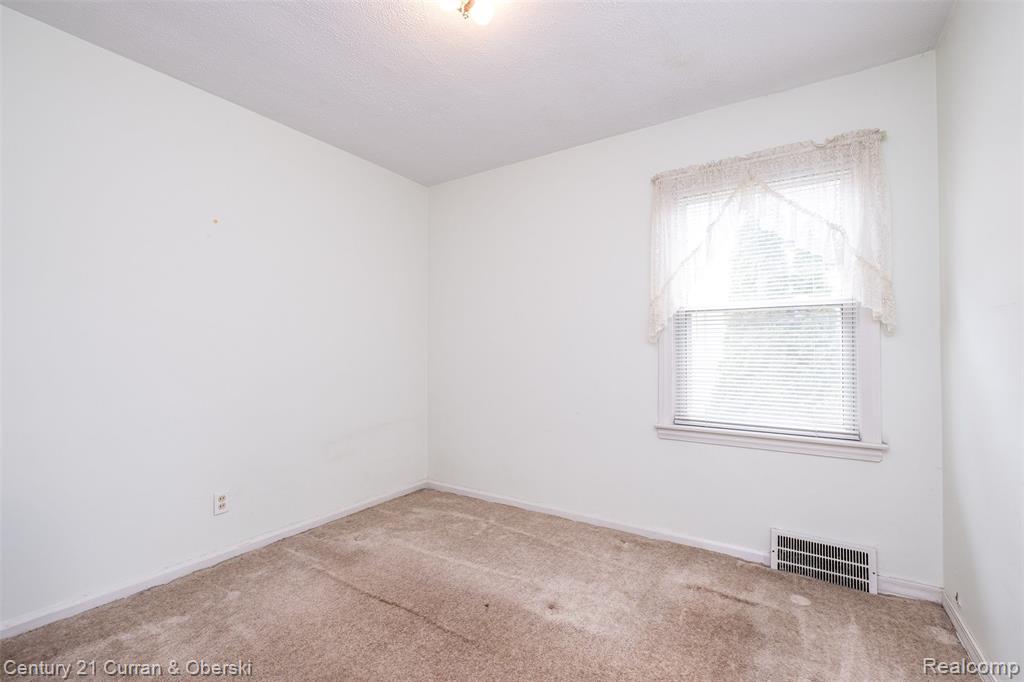 9663 Columbia, Redford, MI 48239 — Photo 19