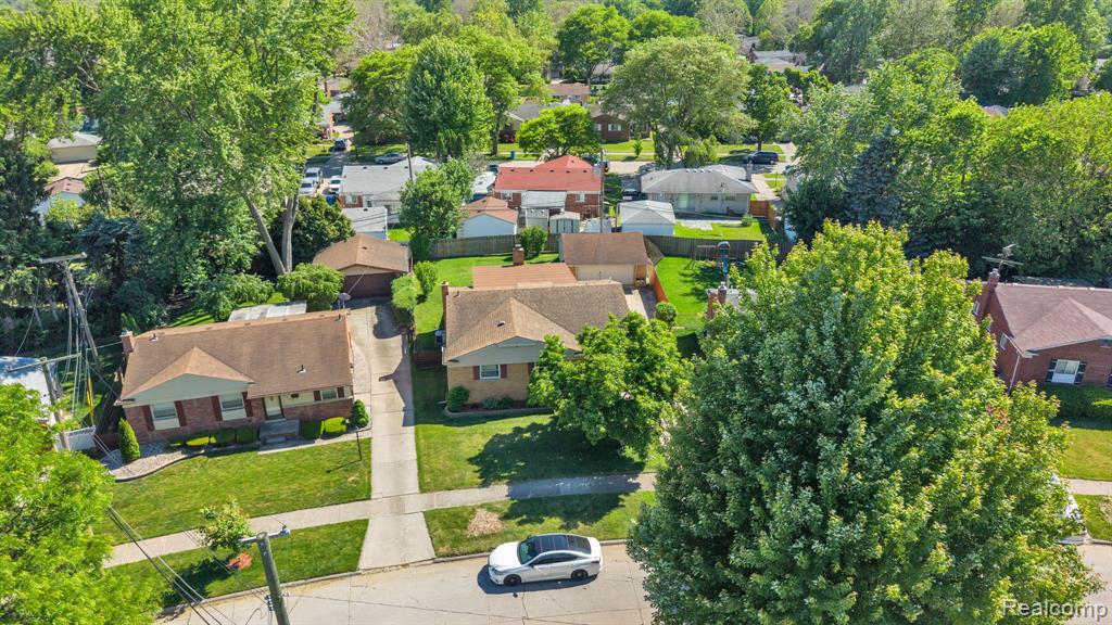 26637 Clairview Drive, Dearborn Heights, MI 48127 — Photo 4