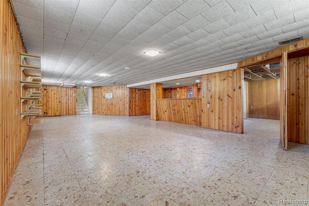 25429 Graceland Circle, Dearborn Heights, MI 48125 — Photo 27