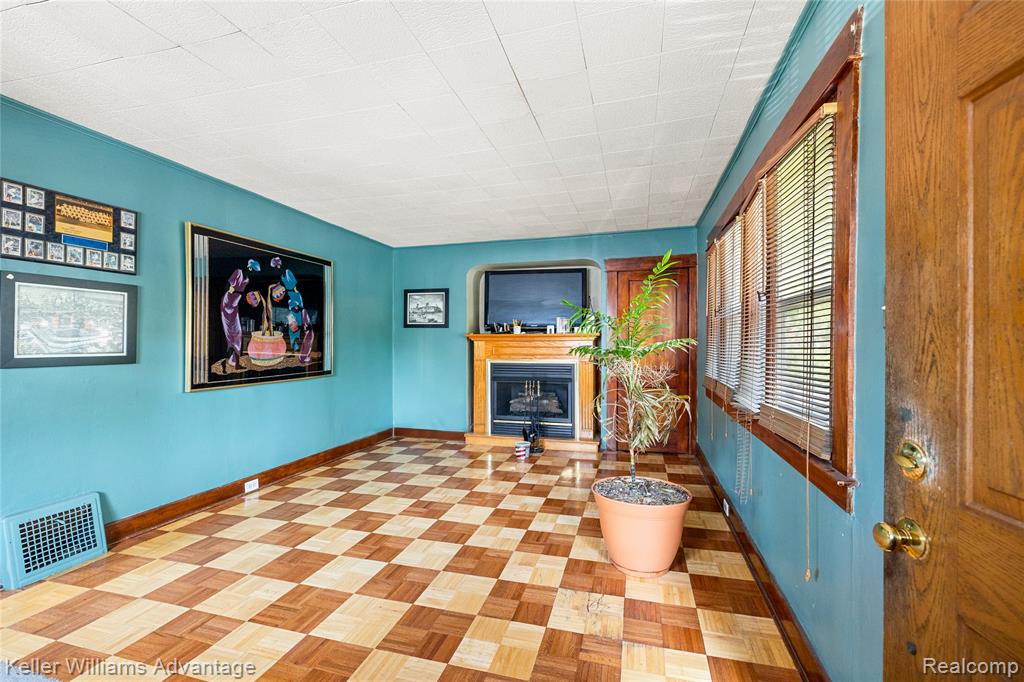 1449 Wayburn Street, Grosse Pointe Park, MI 48230 — Photo 5