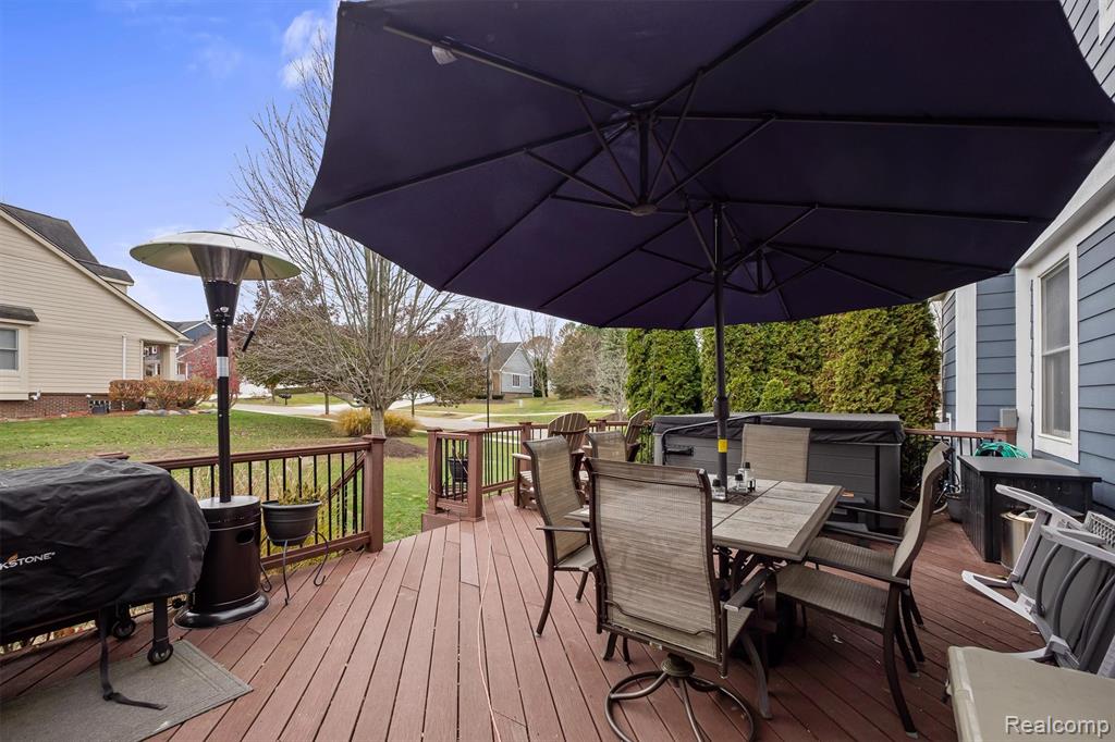 6135 Strawberry Circle, Commerce Twp, MI 48382 — Photo 24