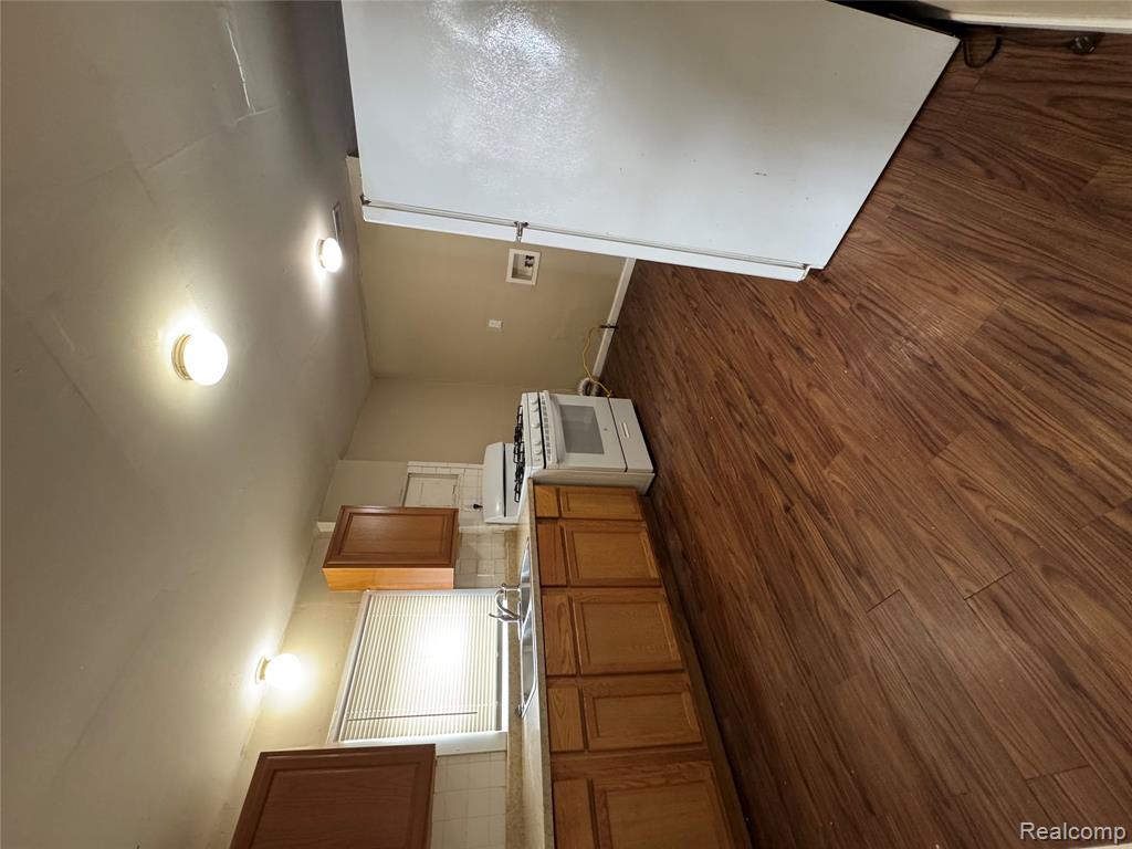 36227 Vinewood Street, Romulus, MI 48174 — Photo 8