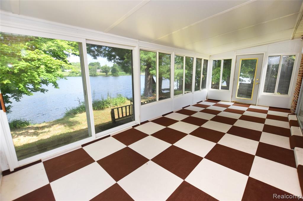 4047 Mitchell Drive, Flint, MI 48506 — Photo 7