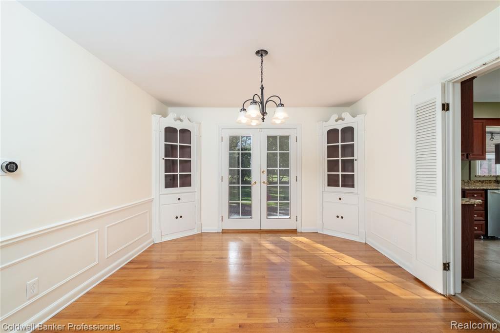 499 Sunningdale Drive, Grosse Pointe Woods, MI 48236 — Photo 8