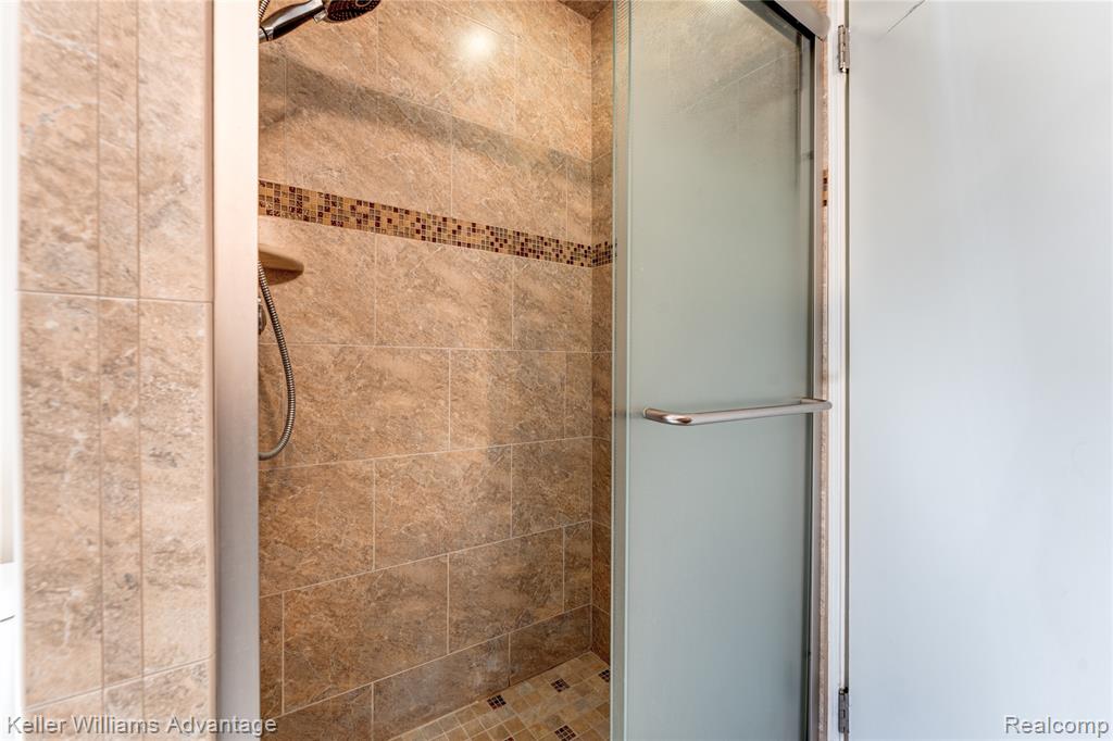 37132 Brentwood Circle, Farmington Hills, MI 48331 — Photo 28