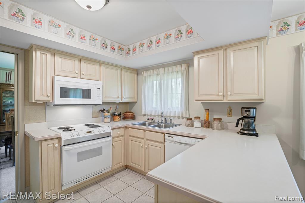 487 Boutell Drive, Grand Blanc, MI 48439 — Photo 8