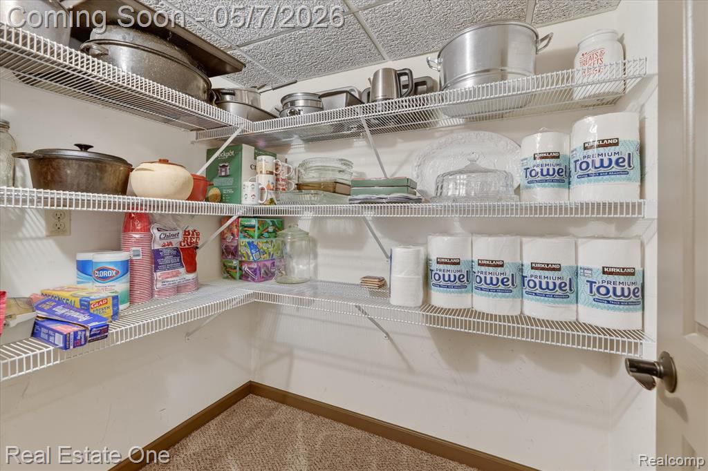38967 Holsworth Court, Farmington, MI 48331 — Photo 62