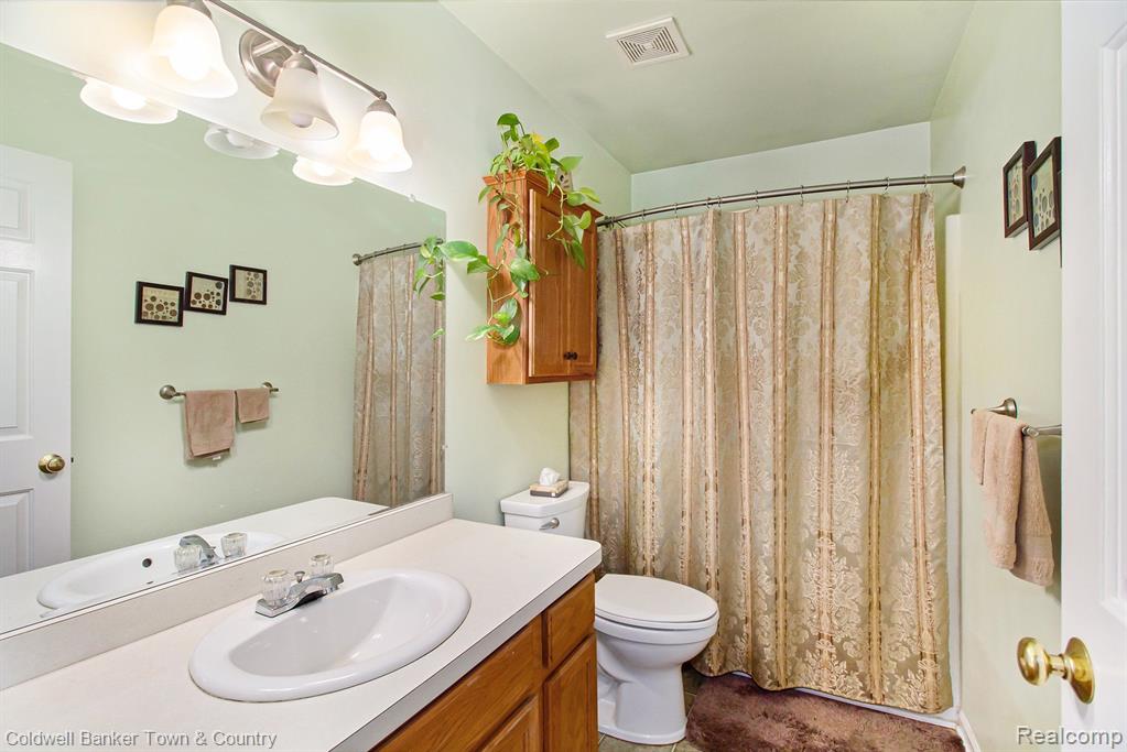 6643 FARM Lane, Fowlerville, MI 48836 — Photo 12