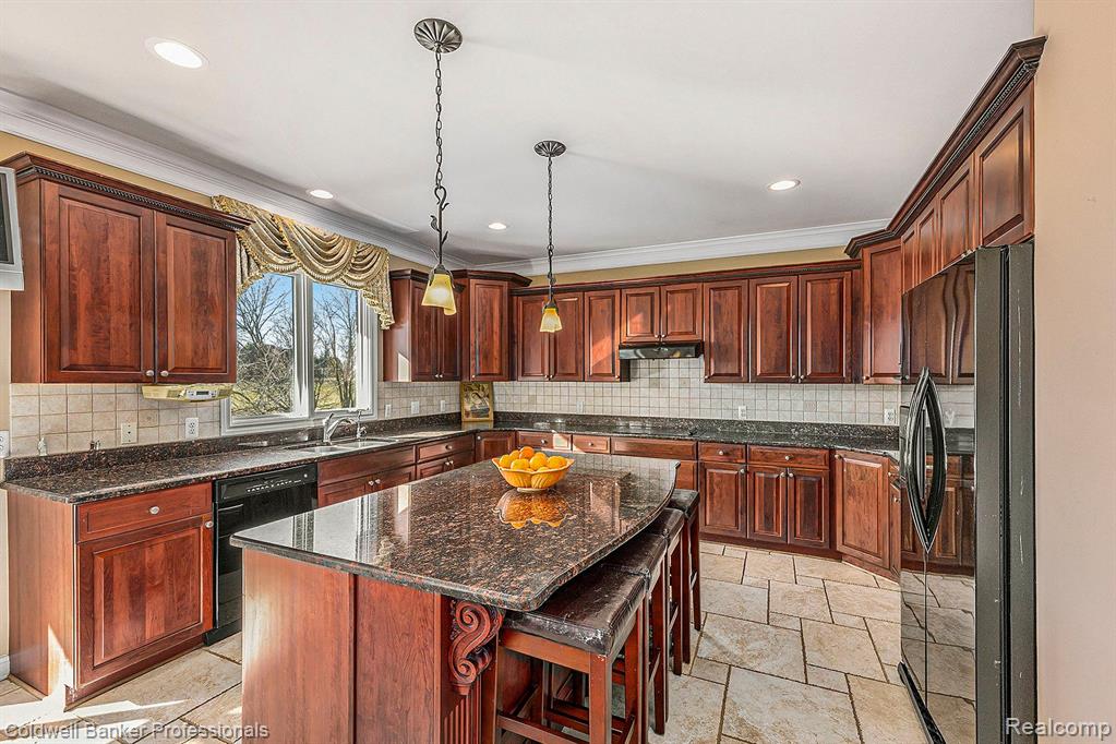 2434 PEBBLE BEACH Drive, Oakland, MI — Photo 10