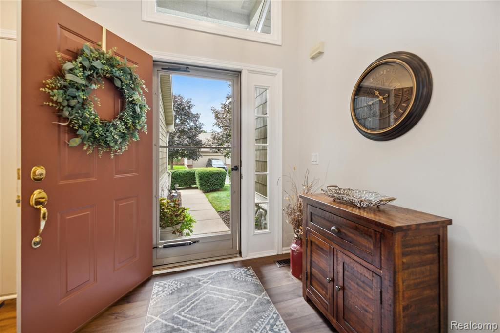 2308 SUGAR MAPLE Drive, Brighton, MI 48116 — Photo 2