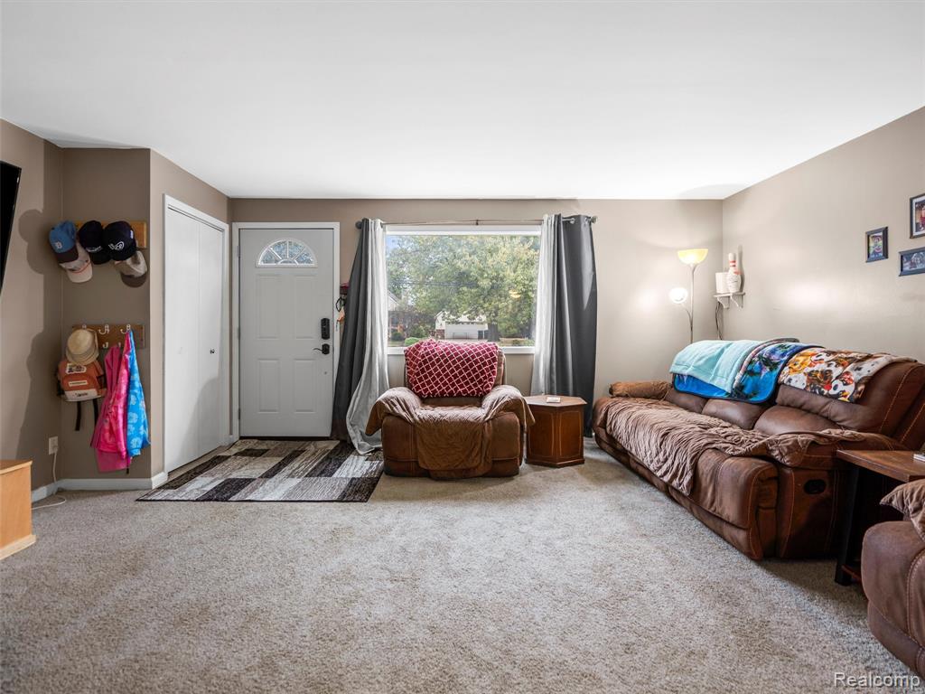 449 Joslyn Road, Lake Orion, MI 48362 — Photo 3