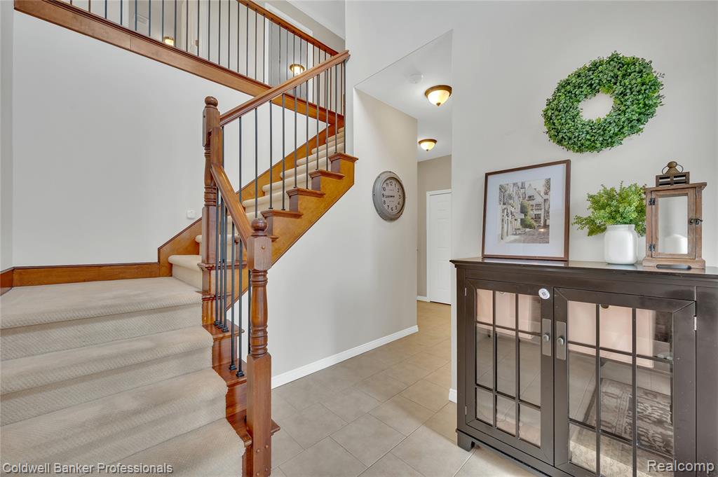 597 Bay Pointe Drive, Oxford, MI 48371 — Photo 3