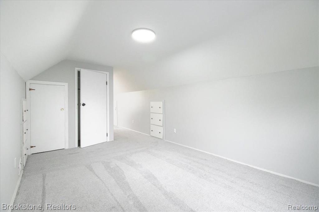 924 E Otis Avenue, Hazel Park, MI 48030 — Photo 18