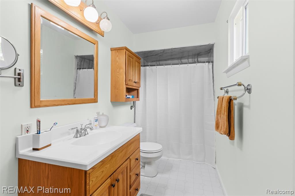 8370 W Rolston Road, Linden, MI 48451 — Photo 17