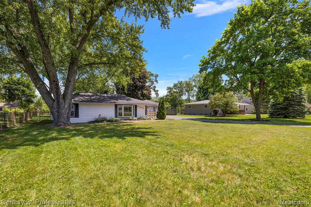 5360 Frankwill Avenue, Clarkston, MI — Photo 2