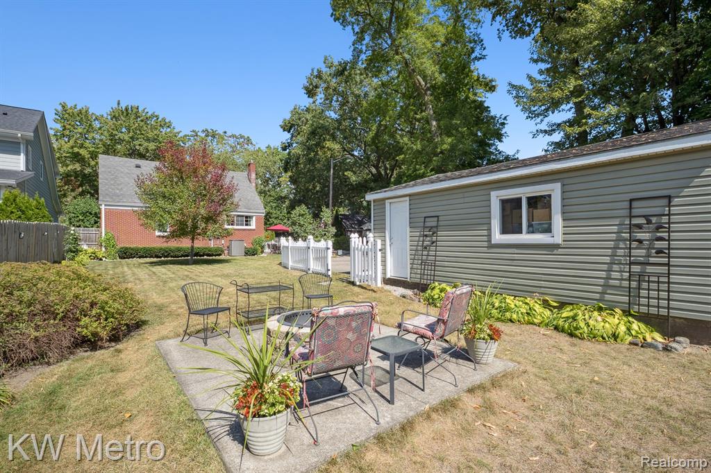 903 Hickory Avenue, Royal Oak, MI 48073 — Photo 35