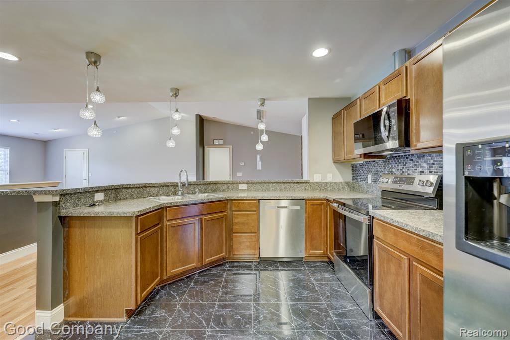 29941 Fox Run Circle, Warren, MI 48092 — Photo 16