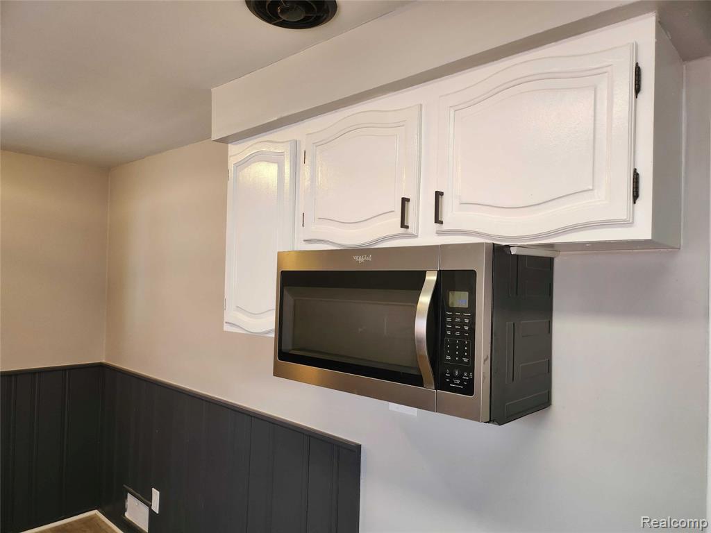 24593 Rosalind Avenue, Eastpointe, MI 48021 — Photo 18