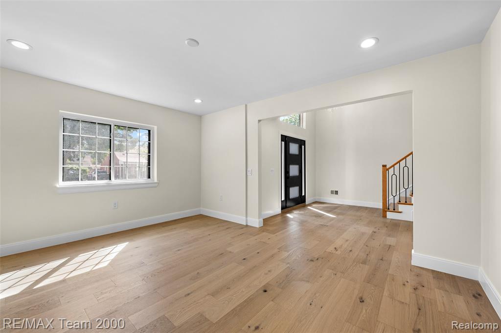 933 N Highland Street, Dearborn, MI 48128 — Photo 17