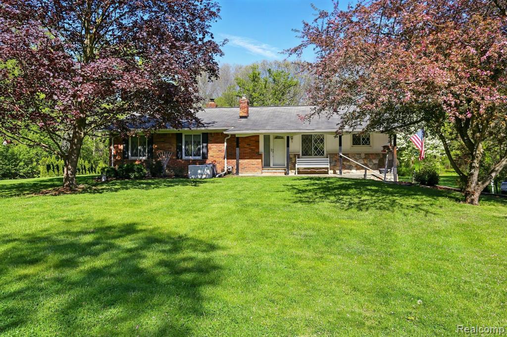 4335 S BALDWIN Road, Lake Orion, MI — Photo 2