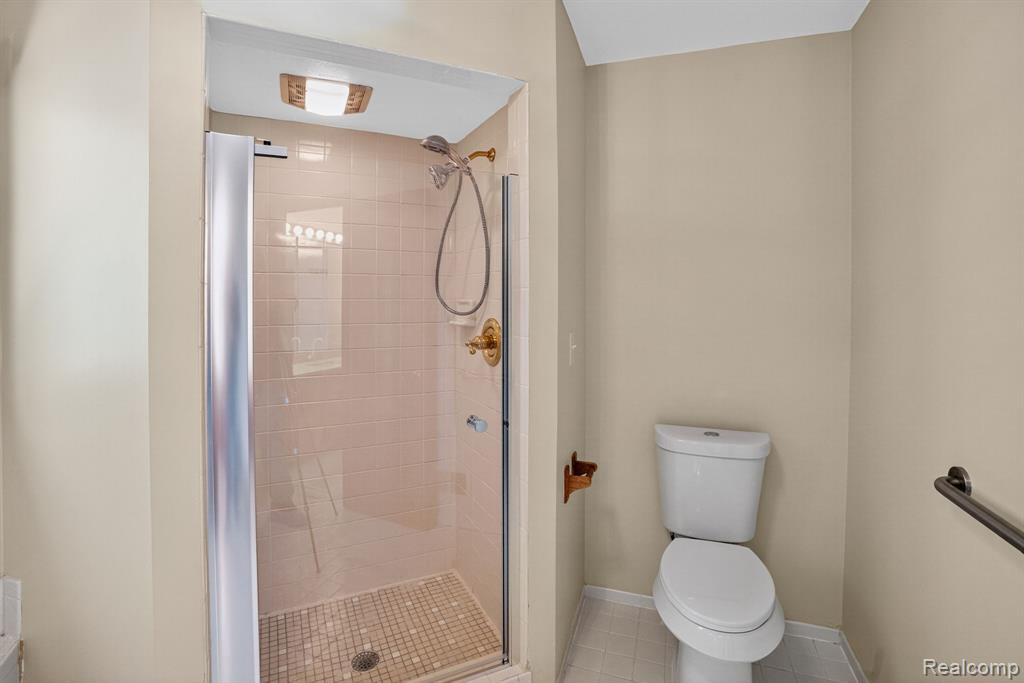 48342 Lake Valley Drive, Shelby Twp, MI 48317 — Photo 21