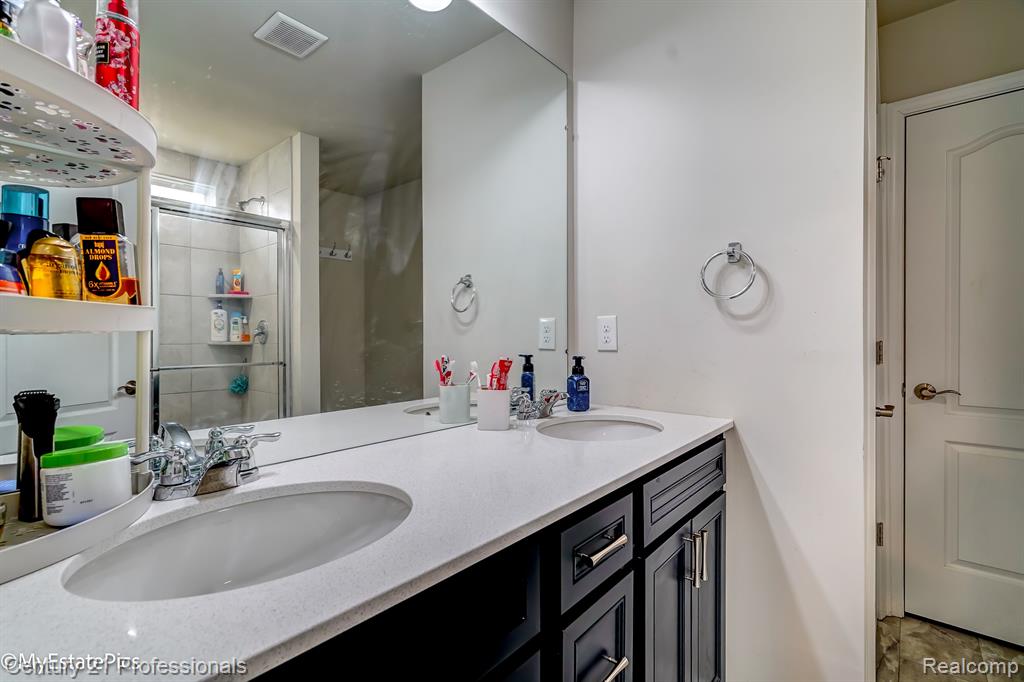 6044 FIELDSTONE Circle, South Lyon, MI 48178 — Photo 39