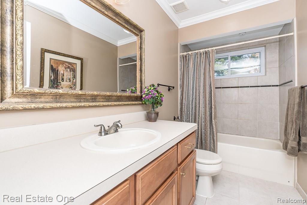 61 Nesbit Lane, Rochester Hills, MI 48309 — Photo 24