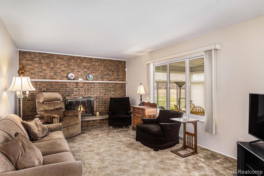 7048 SEYMOUR Road, Swartz Creek, MI 48473 — Photo 15