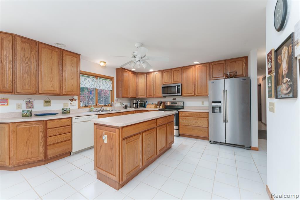 5382 Meadowlawn Road, Fowlerville, MI 48836 — Photo 6