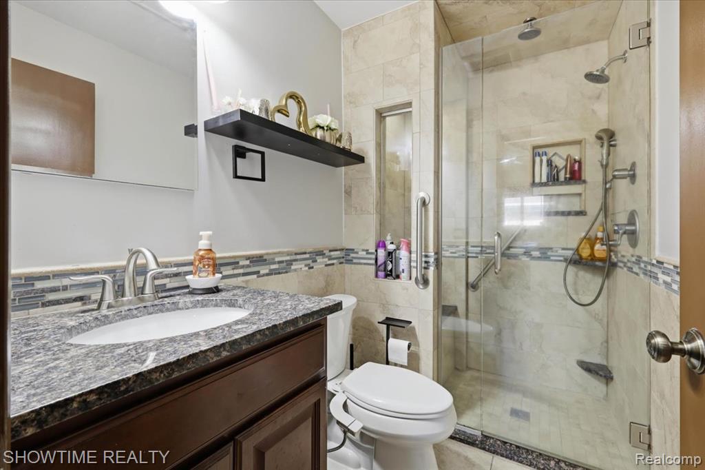 16515 Cederama Drive, Clinton Twp, MI 48038 — Photo 29
