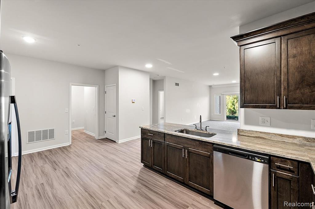 8280 Heywood Circle, 2, Sterling Heights, MI 48312 — Photo 12
