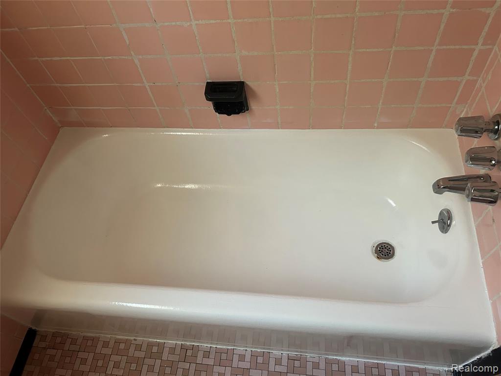 4987 Roosevelt Boulevard, Dearborn Heights, MI 48125 — Photo 18