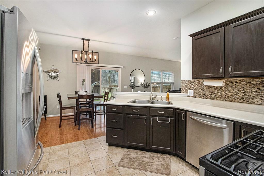 8150 BLACK FOREST Drive, Portage, MI 49002 — Photo 10