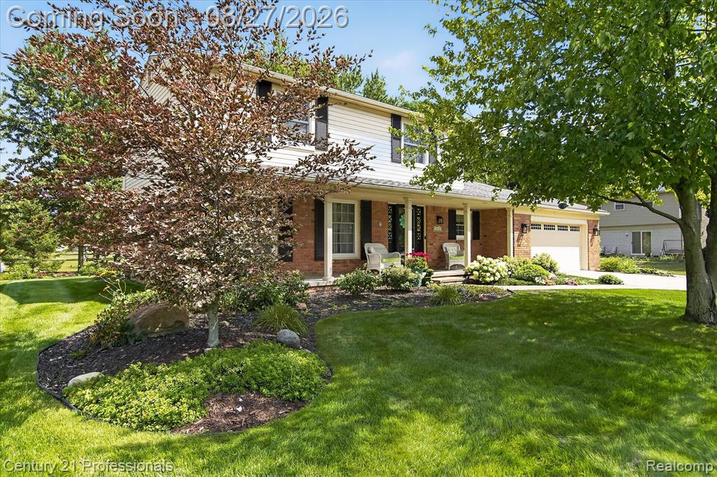 17634 Country Club Drive, Livonia, MI 48152